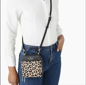Kate Spade NWT Daisy Graphic Leopard vanity crossbody